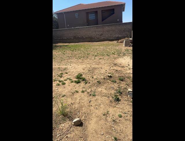 LAND FOR SALE IN FOURWAYS